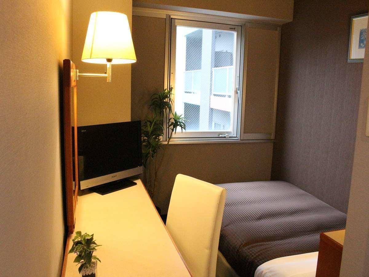 Hotel Livemax Budget Hiratsuka Ekimae Екстер'єр фото