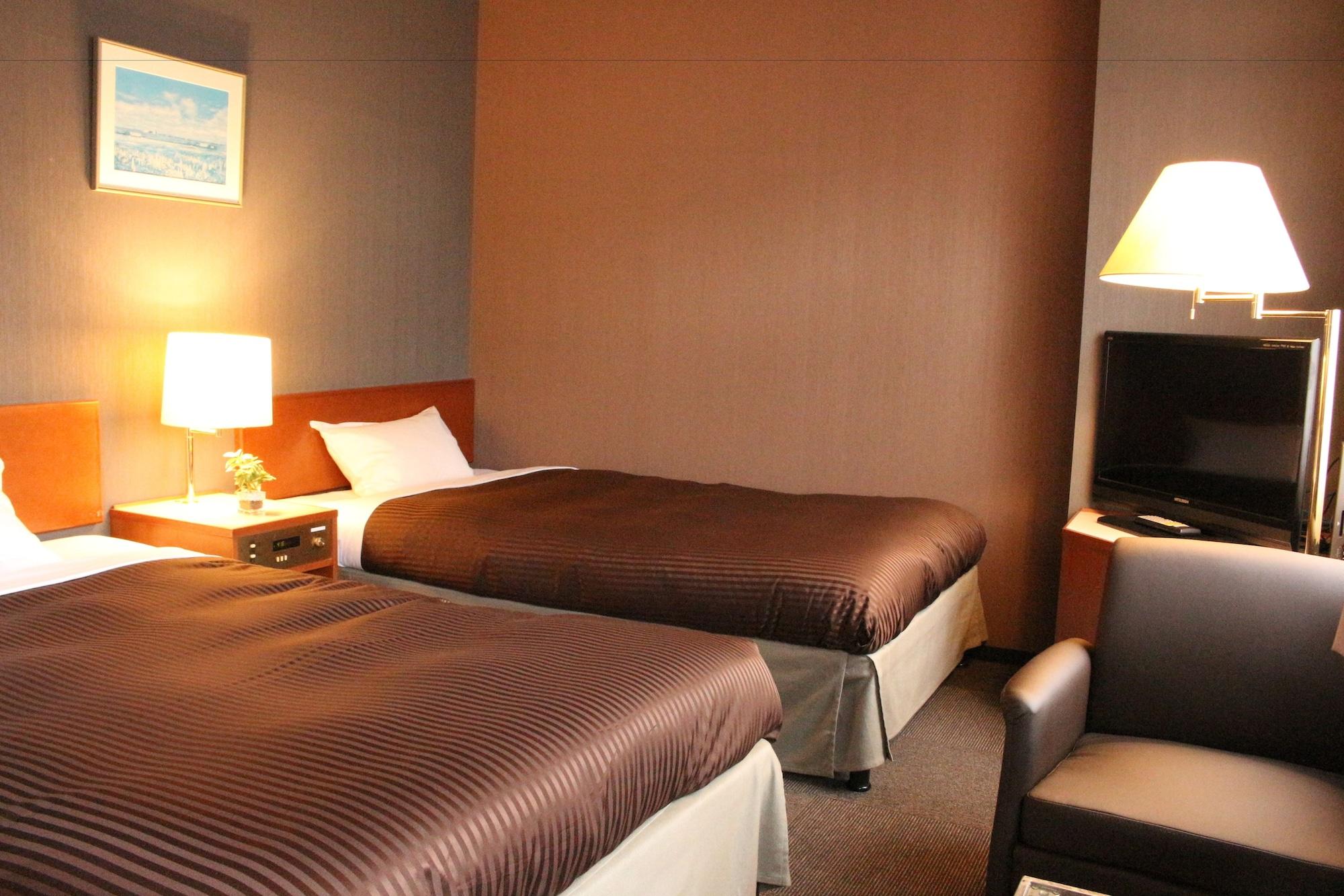 Hotel Livemax Budget Hiratsuka Ekimae Екстер'єр фото