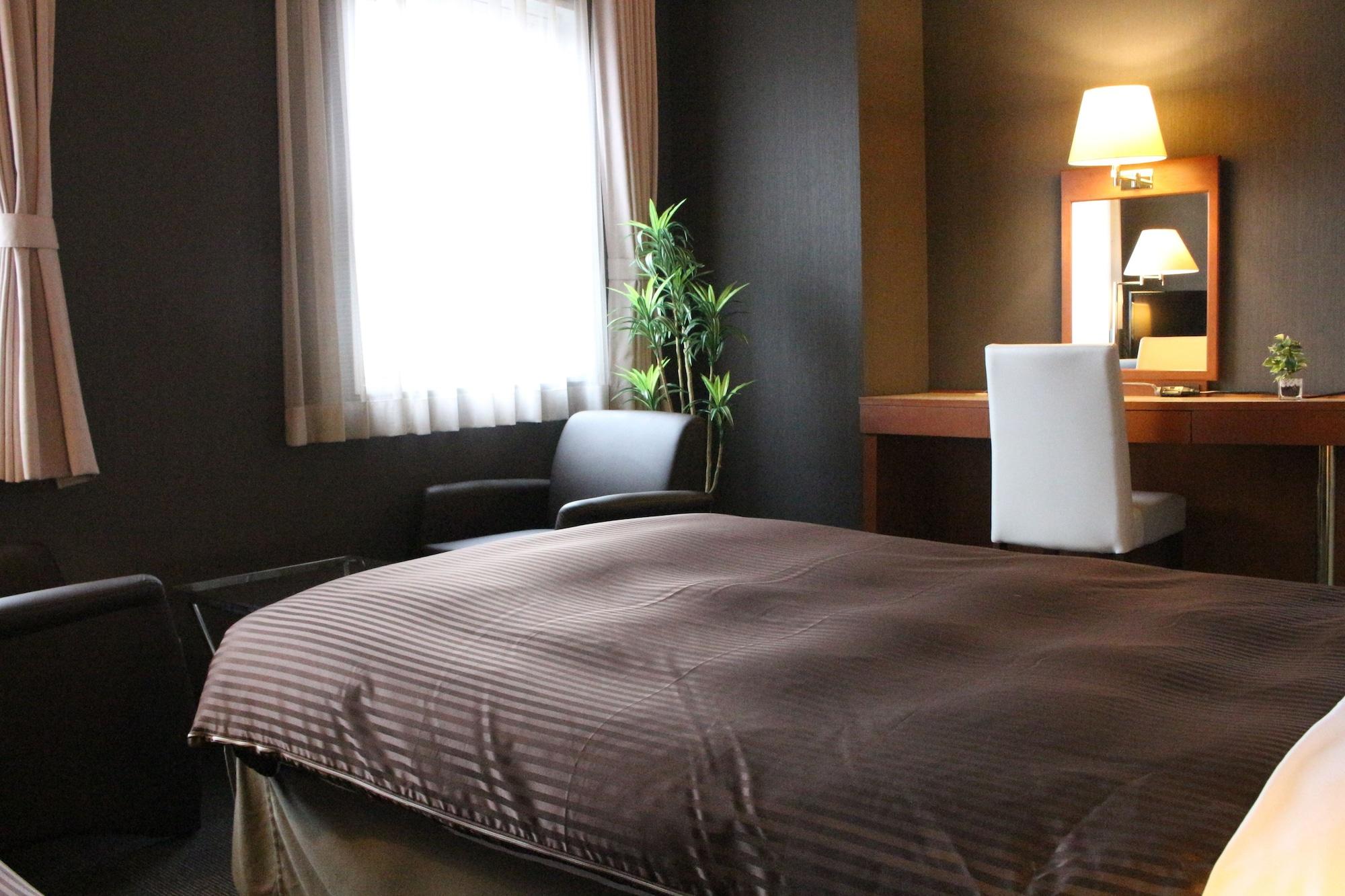 Hotel Livemax Budget Hiratsuka Ekimae Екстер'єр фото