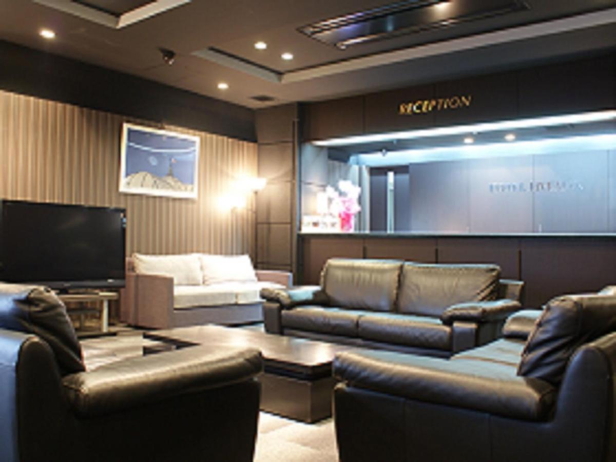 Hotel Livemax Budget Hiratsuka Ekimae Екстер'єр фото