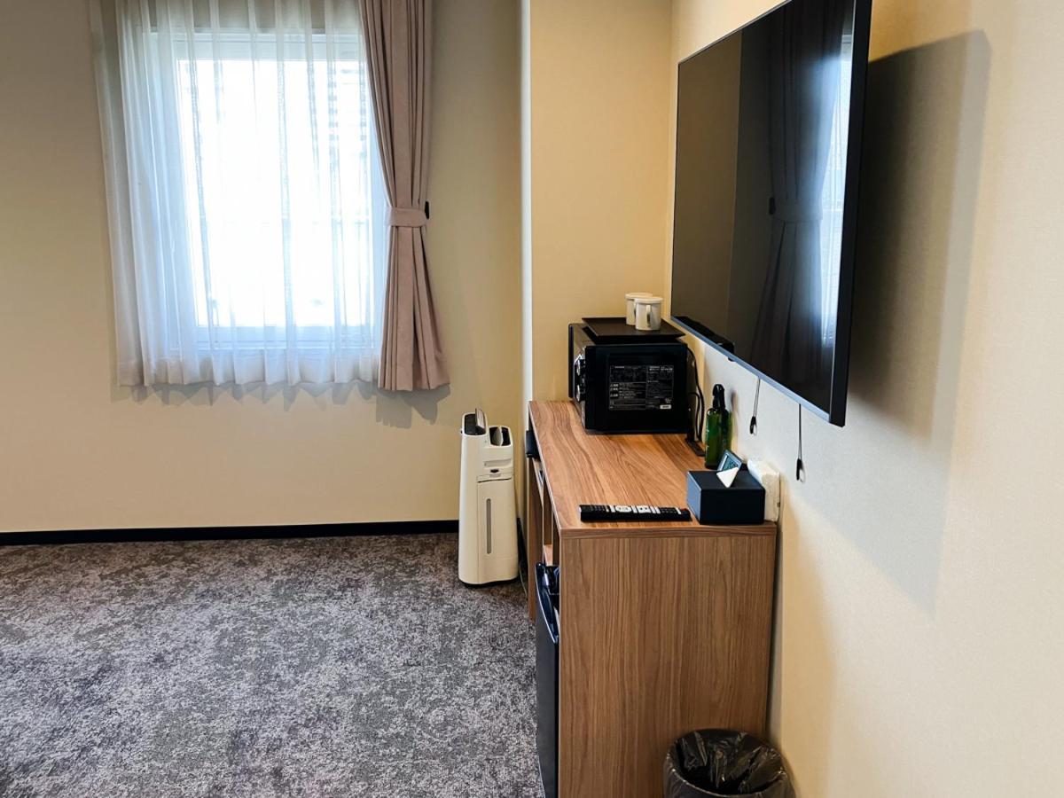 Hotel Livemax Budget Hiratsuka Ekimae Екстер'єр фото