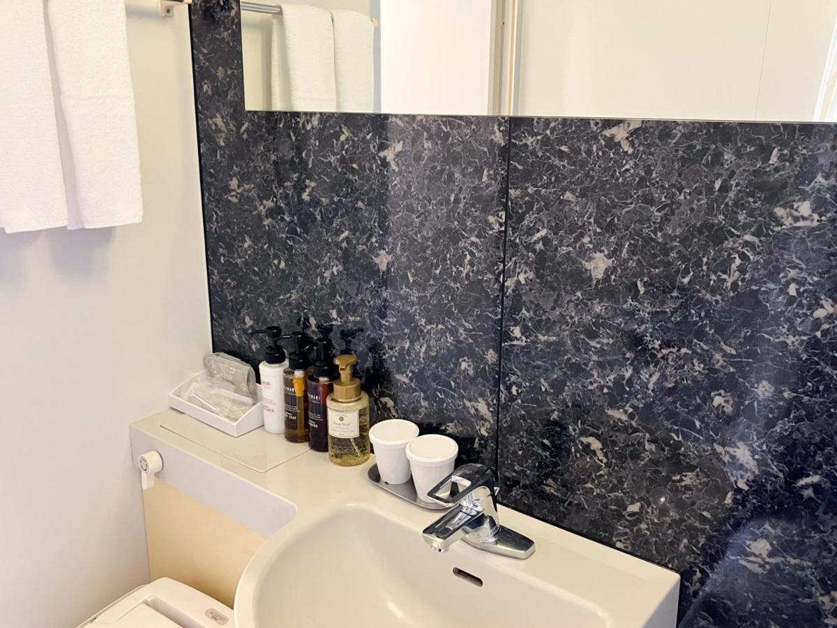 Hotel Livemax Budget Hiratsuka Ekimae Екстер'єр фото