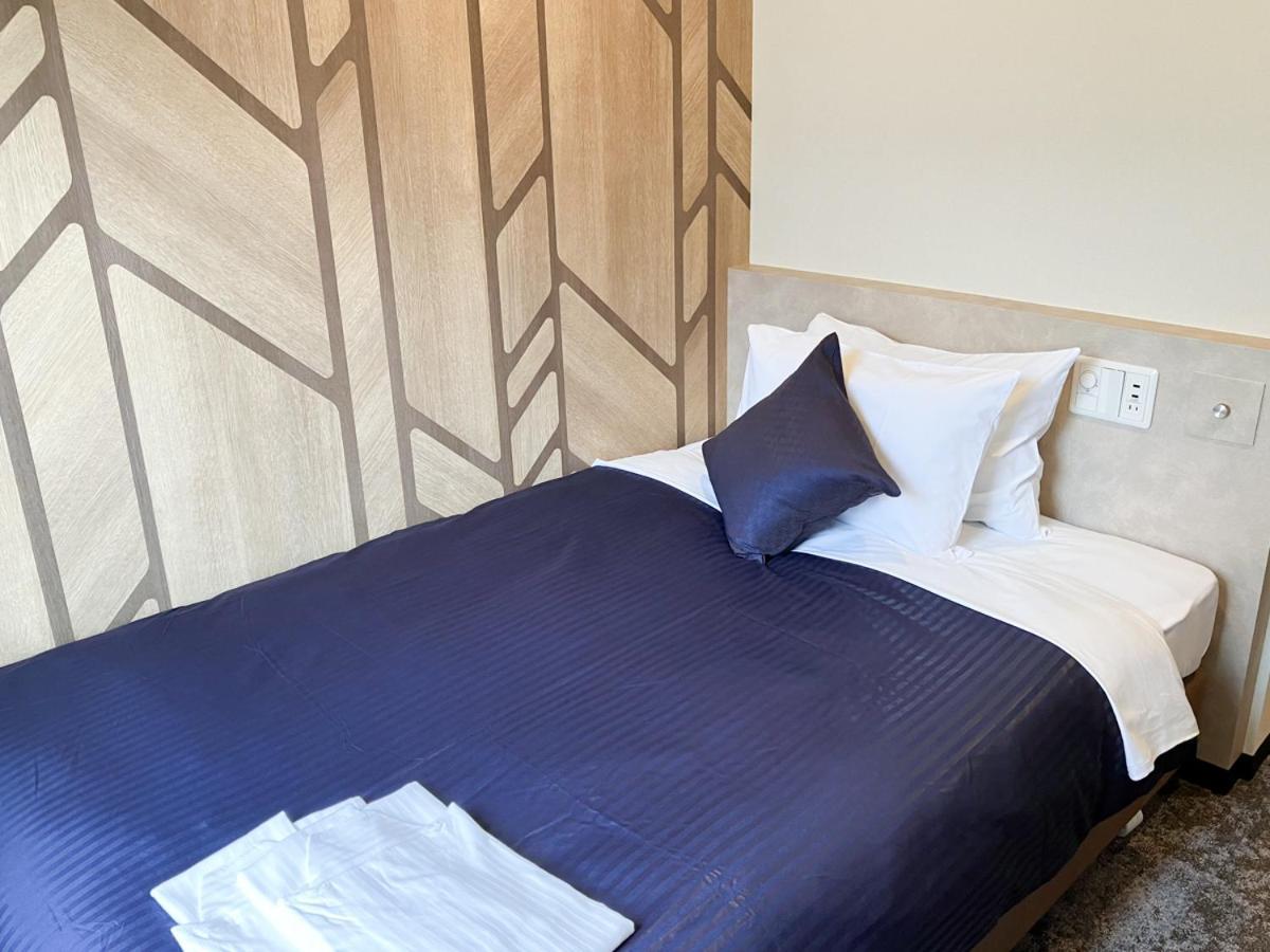 Hotel Livemax Budget Hiratsuka Ekimae Екстер'єр фото