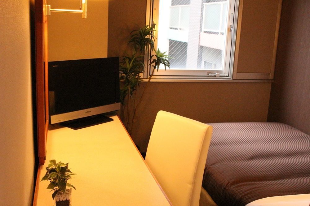Hotel Livemax Budget Hiratsuka Ekimae Екстер'єр фото