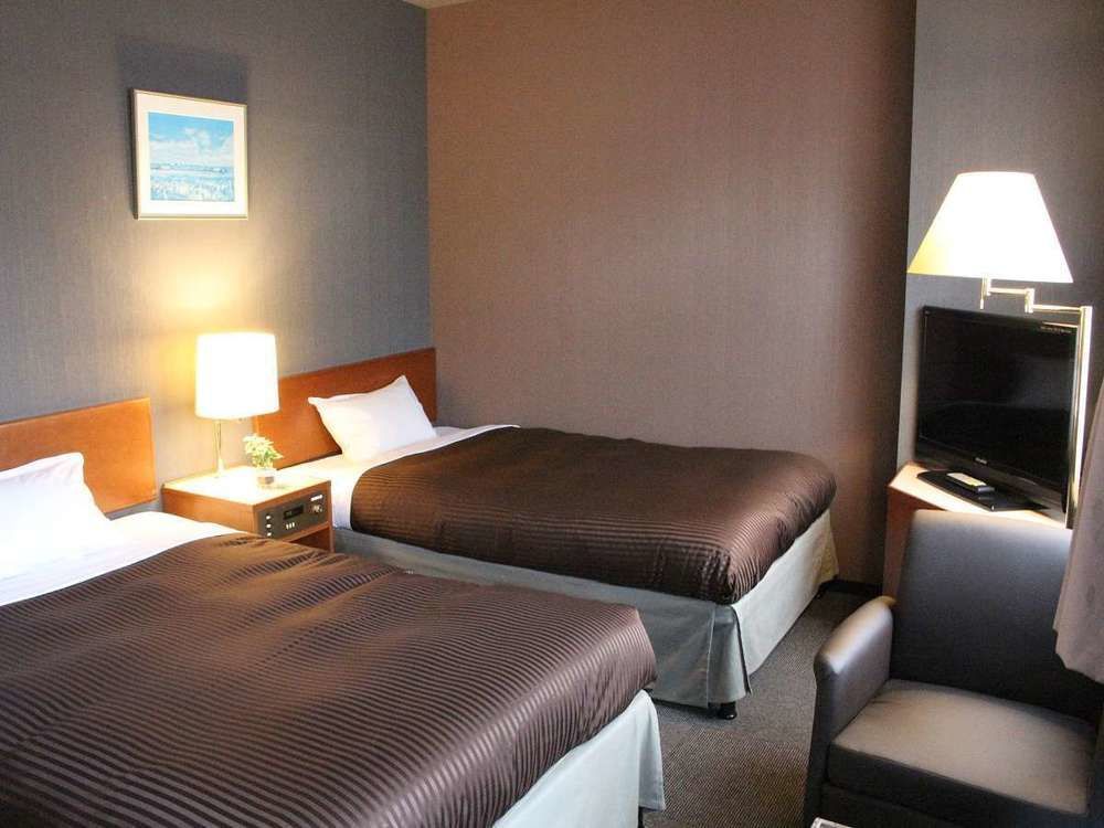 Hotel Livemax Budget Hiratsuka Ekimae Екстер'єр фото