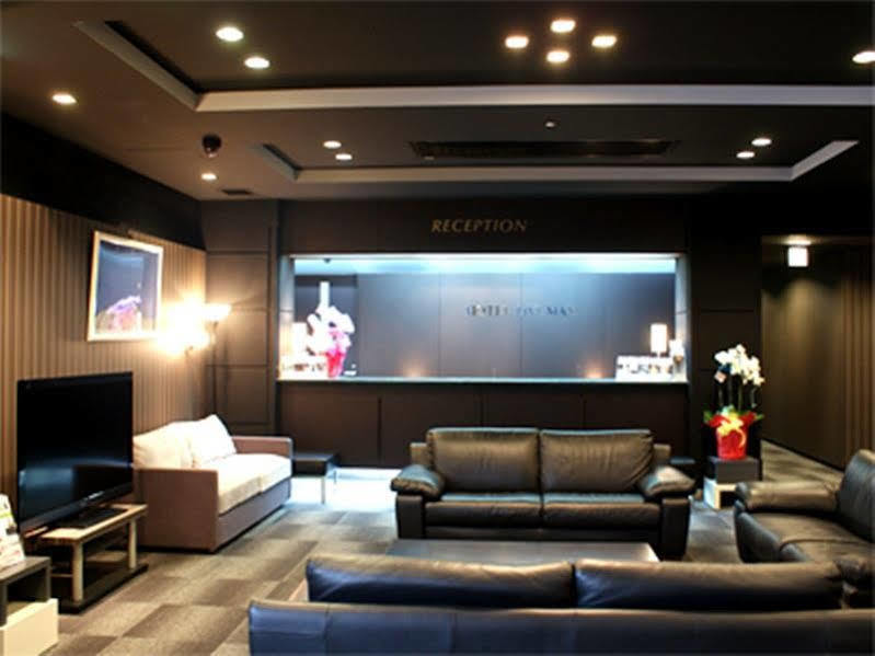 Hotel Livemax Budget Hiratsuka Ekimae Екстер'єр фото